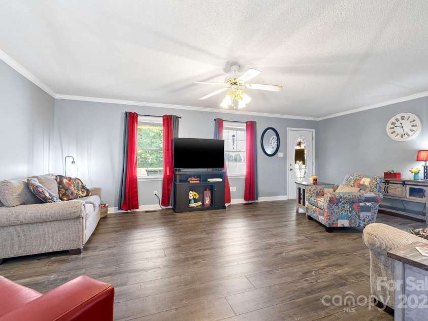 105 Saddlewood Lane, Statesville, NC 28625.  MLS# CAR4265001, YatesRealty ID 26662. 