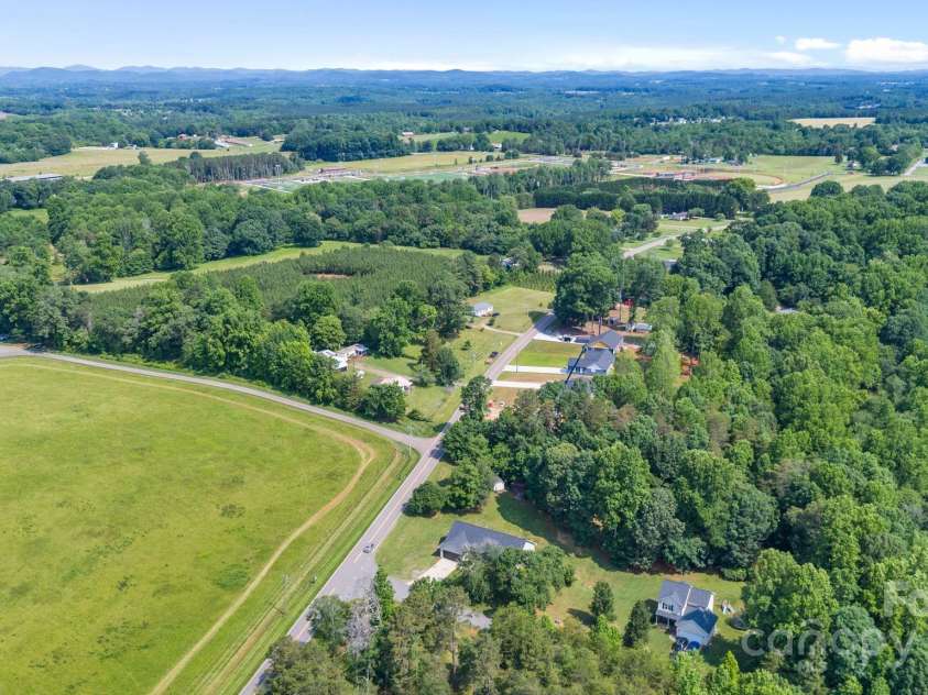 105 Saddlewood Lane, Statesville, NC 28625.  MLS# CAR4265001, YatesRealty ID 26662. 