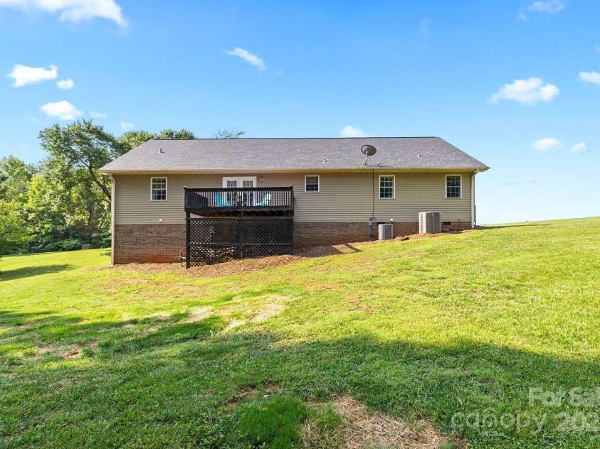 105 Saddlewood Lane, Statesville, NC 28625.  MLS# CAR4265001, YatesRealty ID 26662. 