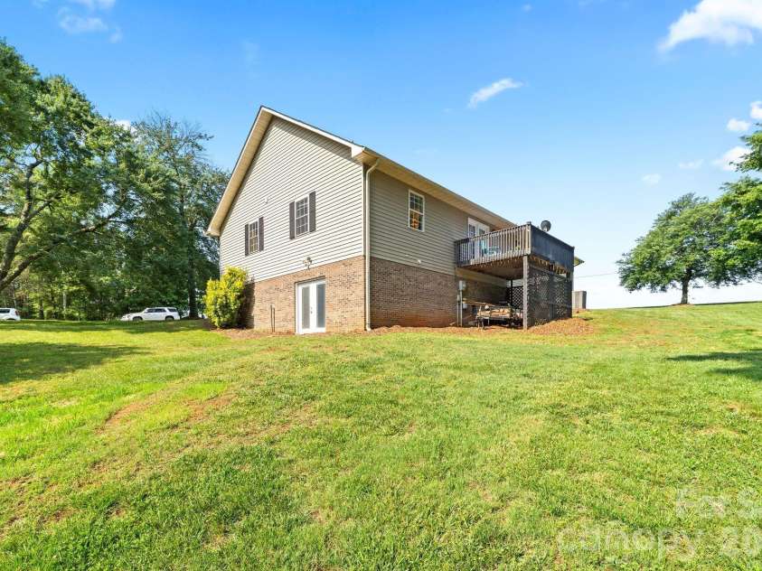 105 Saddlewood Lane, Statesville, NC 28625.  MLS# CAR4265001, YatesRealty ID 26662. 