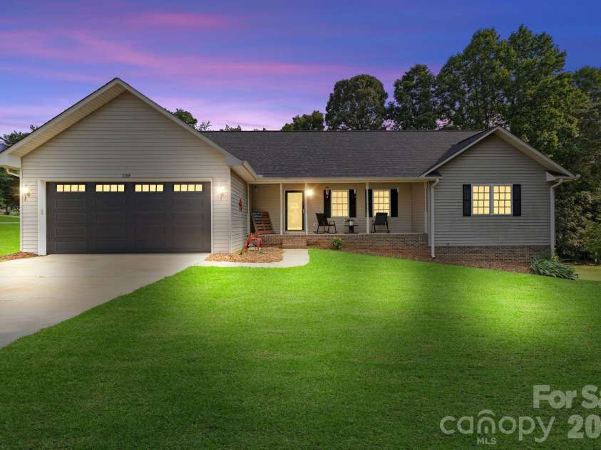 105 Saddlewood Lane, Statesville, NC 28625.  MLS# CAR4265001, YatesRealty ID 26662. 