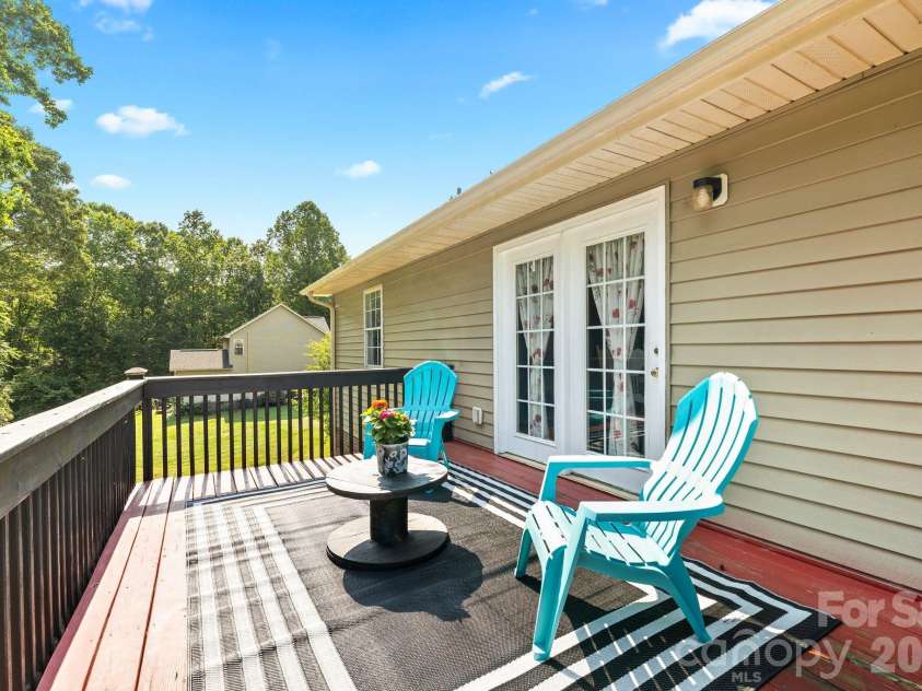 105 Saddlewood Lane, Statesville, NC 28625.  MLS# CAR4265001, YatesRealty ID 26662. 