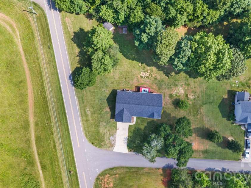 105 Saddlewood Lane, Statesville, NC 28625.  MLS# CAR4265001, YatesRealty ID 26662. 