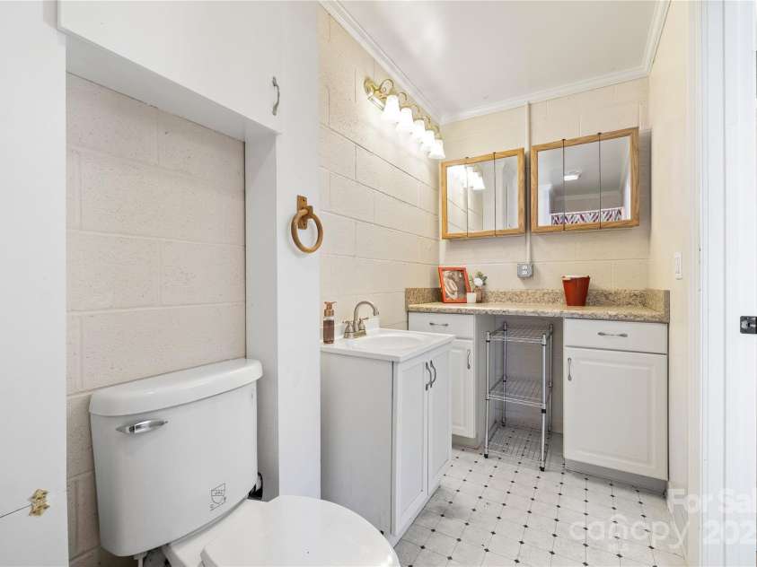 105 Saddlewood Lane, Statesville, NC 28625.  MLS# CAR4265001, YatesRealty ID 26662. Full bath in basement