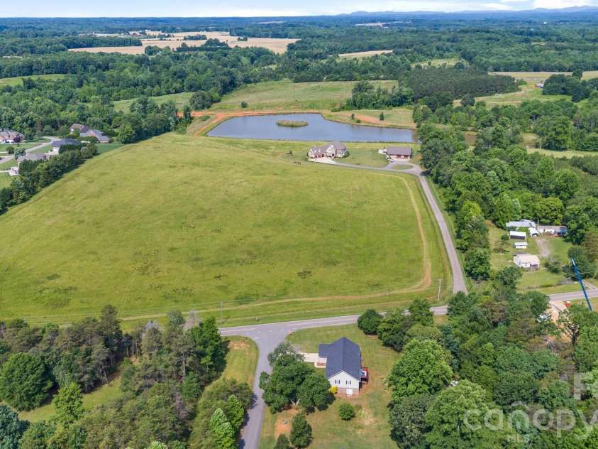 105 Saddlewood Lane, Statesville, NC 28625.  MLS# CAR4265001, YatesRealty ID 26662. Jennings Park