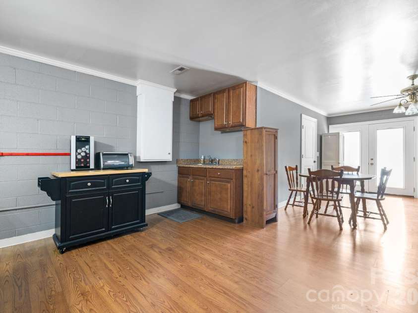 105 Saddlewood Lane, Statesville, NC 28625.  MLS# CAR4265001, YatesRealty ID 26662. Walk out basement