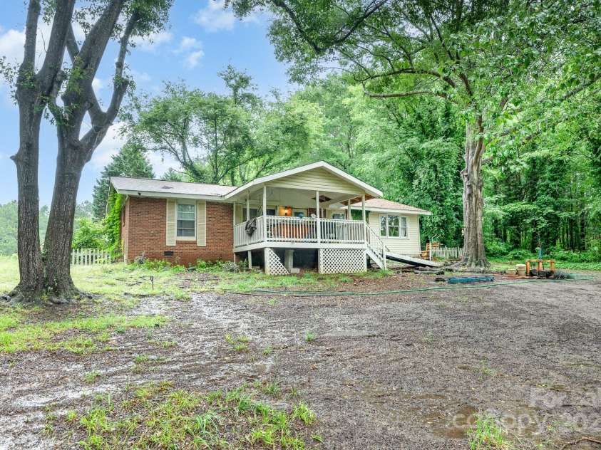 11201 Johnson Davis Road, Huntersville, NC 28078.  MLS# CAR4268331, YatesRealty ID 26663. 