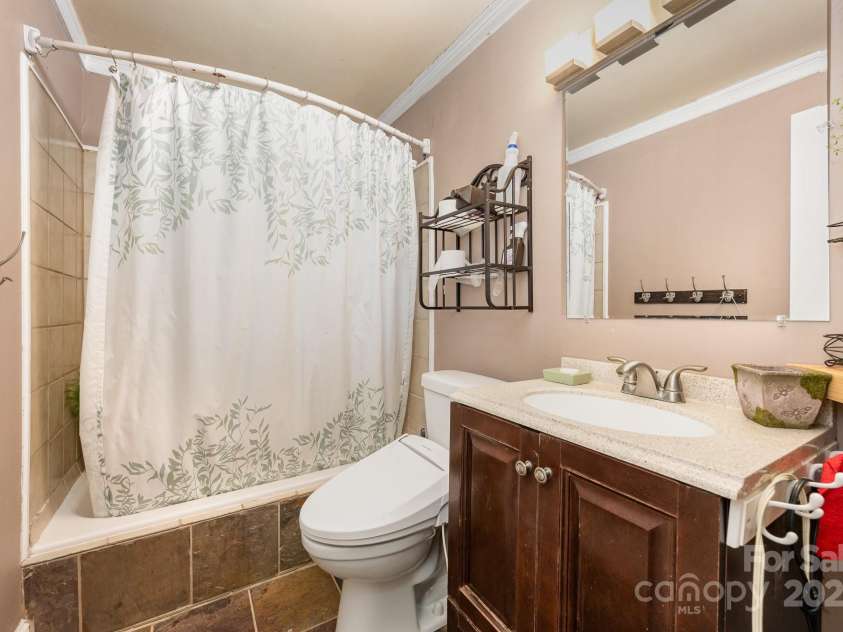 11201 Johnson Davis Road, Huntersville, NC 28078.  MLS# CAR4268331, YatesRealty ID 26663. 