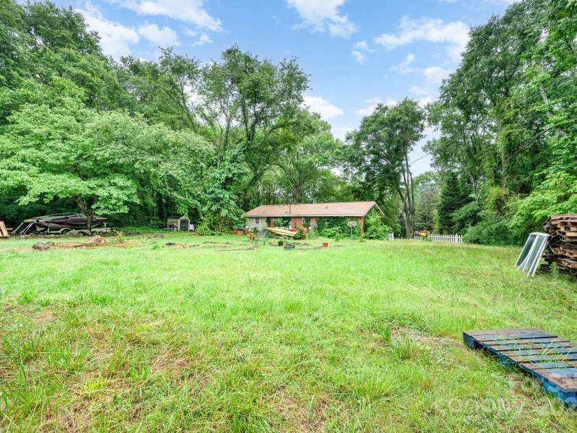 11201 Johnson Davis Road, Huntersville, NC 28078.  MLS# CAR4268331, YatesRealty ID 26663. 