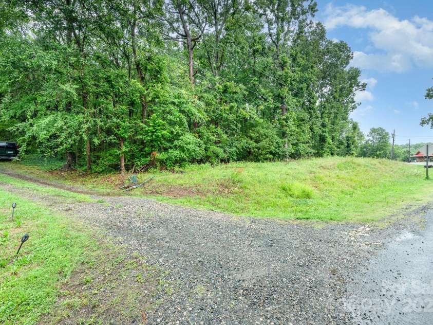 11201 Johnson Davis Road, Huntersville, NC 28078.  MLS# CAR4268331, YatesRealty ID 26663. 