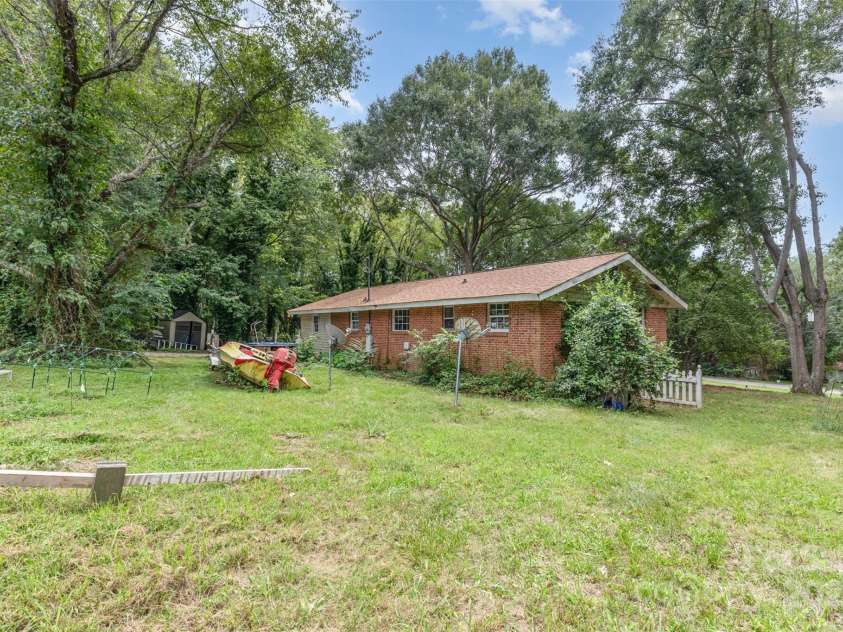 11201 Johnson Davis Road, Huntersville, NC 28078.  MLS# CAR4295442, YatesRealty ID 26663. 