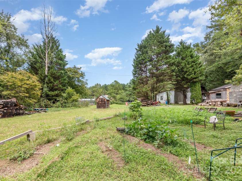 11201 Johnson Davis Road, Huntersville, NC 28078.  MLS# CAR4295442, YatesRealty ID 26663. 