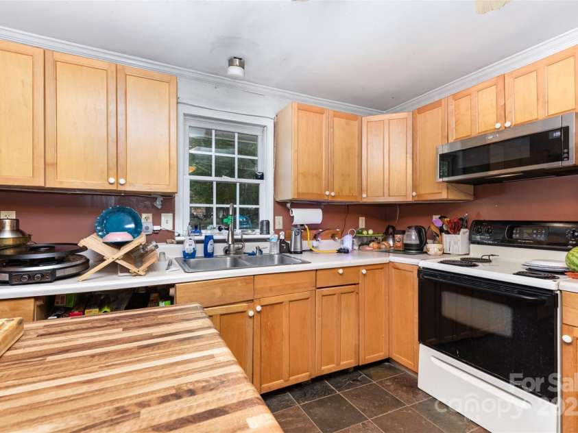 11201 Johnson Davis Road, Huntersville, NC 28078.  MLS# CAR4295442, YatesRealty ID 26663. Kitchen