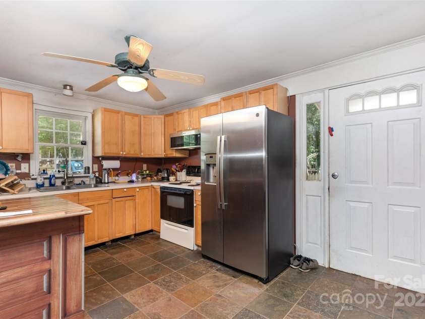 11201 Johnson Davis Road, Huntersville, NC 28078.  MLS# CAR4295442, YatesRealty ID 26663. Kitchen