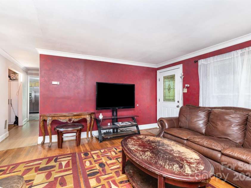 11201 Johnson Davis Road, Huntersville, NC 28078.  MLS# CAR4295442, YatesRealty ID 26663. Living Room