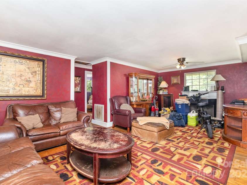 11201 Johnson Davis Road, Huntersville, NC 28078.  MLS# CAR4295442, YatesRealty ID 26663. Living Room