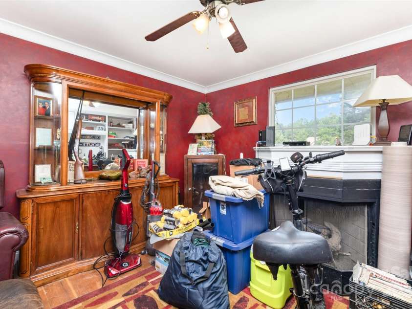 11201 Johnson Davis Road, Huntersville, NC 28078.  MLS# CAR4295442, YatesRealty ID 26663. Living Room