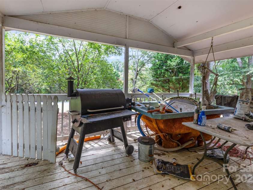 11201 Johnson Davis Road, Huntersville, NC 28078.  MLS# CAR4295442, YatesRealty ID 26663. Porch