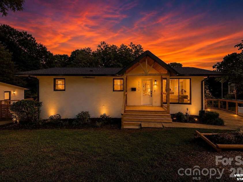 3320 Winterfield Place, Charlotte, NC 28205.  MLS# CAR4398719, YatesRealty ID 26663. 