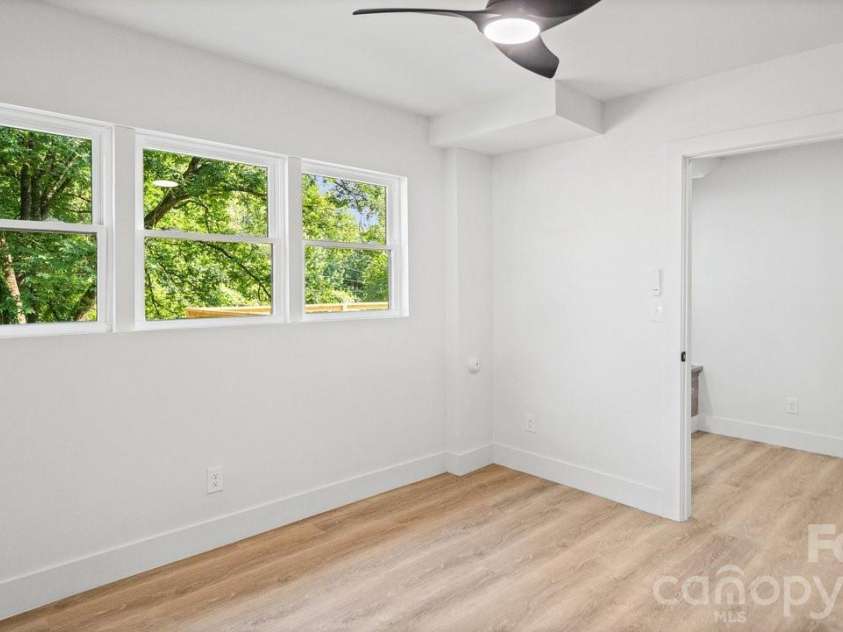 3320 Winterfield Place, Charlotte, NC 28205.  MLS# CAR4398719, YatesRealty ID 26663. 