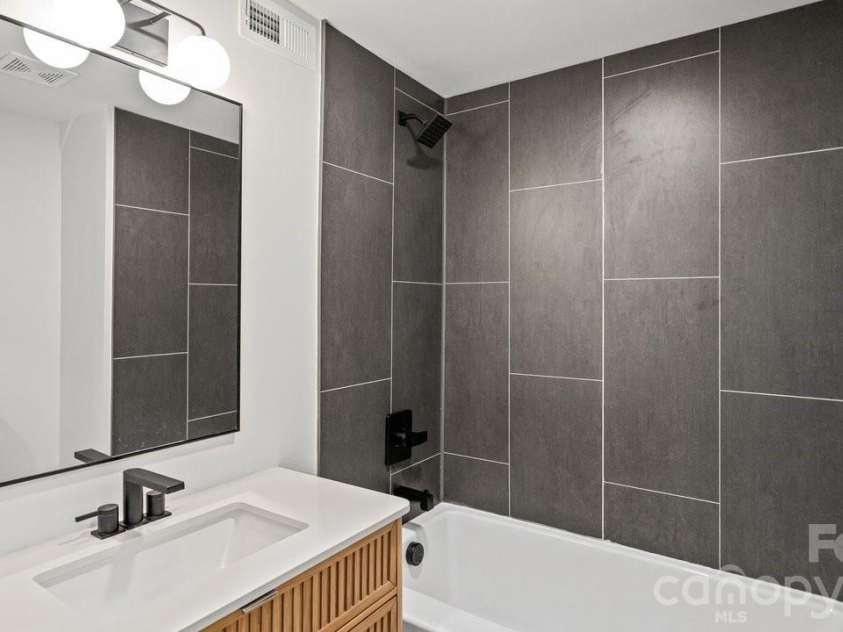 3320 Winterfield Place, Charlotte, NC 28205.  MLS# CAR4398719, YatesRealty ID 26663. 
