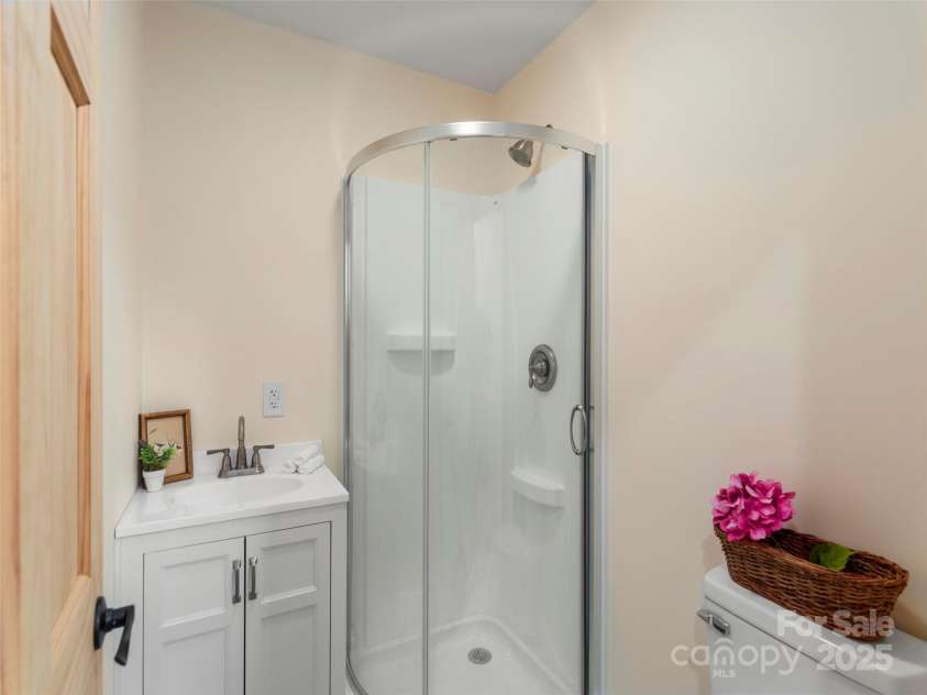 161 Hill Street, Waynesville, NC 28786.  MLS# CAR4269618, YatesRealty ID 26664. 