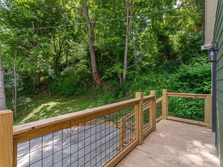 161 Hill Street, Waynesville, NC 28786.  MLS# CAR4269618, YatesRealty ID 26664. 
