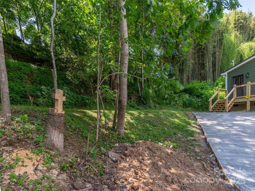 161 Hill Street, Waynesville, NC 28786.  MLS# CAR4269618, YatesRealty ID 26664. 