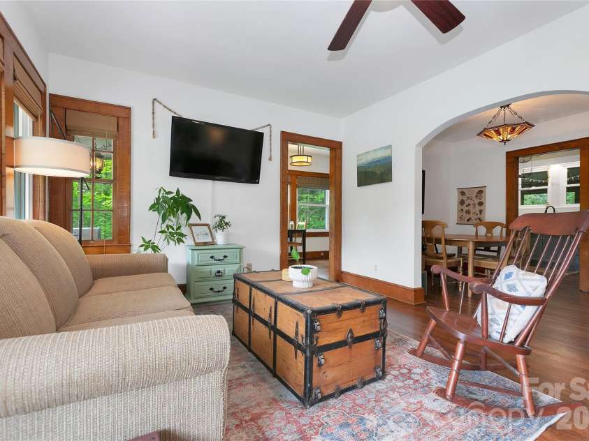 470 Cherryfield Loop, Brevard, NC 28712.  MLS# CAR4380188, YatesRealty ID 26664. 