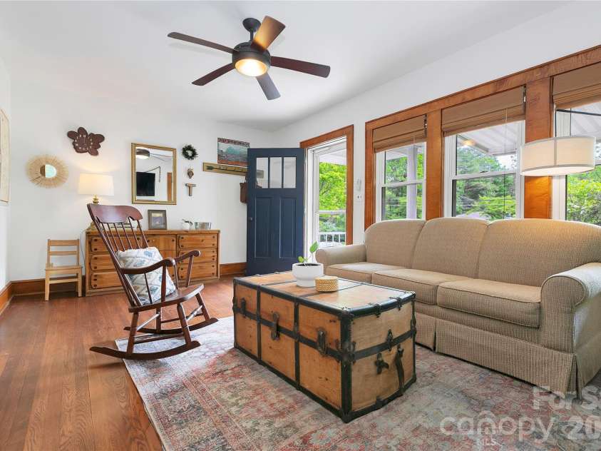 470 Cherryfield Loop, Brevard, NC 28712.  MLS# CAR4380188, YatesRealty ID 26664. 