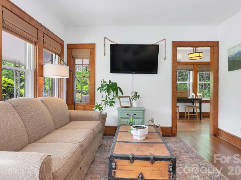 470 Cherryfield Loop, Brevard, NC 28712.  MLS# CAR4380188, YatesRealty ID 26664. 