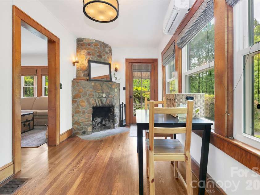 470 Cherryfield Loop, Brevard, NC 28712.  MLS# CAR4380188, YatesRealty ID 26664. 