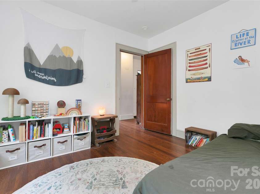 470 Cherryfield Loop, Brevard, NC 28712.  MLS# CAR4380188, YatesRealty ID 26664. 