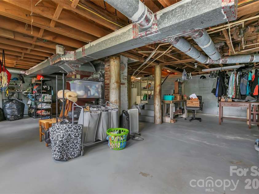 470 Cherryfield Loop, Brevard, NC 28712.  MLS# CAR4380188, YatesRealty ID 26664. 