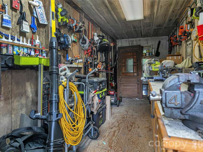 470 Cherryfield Loop, Brevard, NC 28712.  MLS# CAR4380188, YatesRealty ID 26664. 