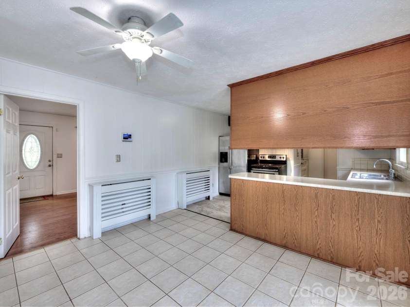 109 Oxford Street, Shelby, NC 28152.  MLS# CAR4386415, YatesRealty ID 26665. 