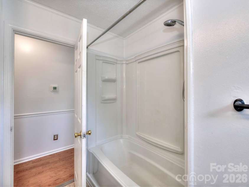 109 Oxford Street, Shelby, NC 28152.  MLS# CAR4386415, YatesRealty ID 26665. 