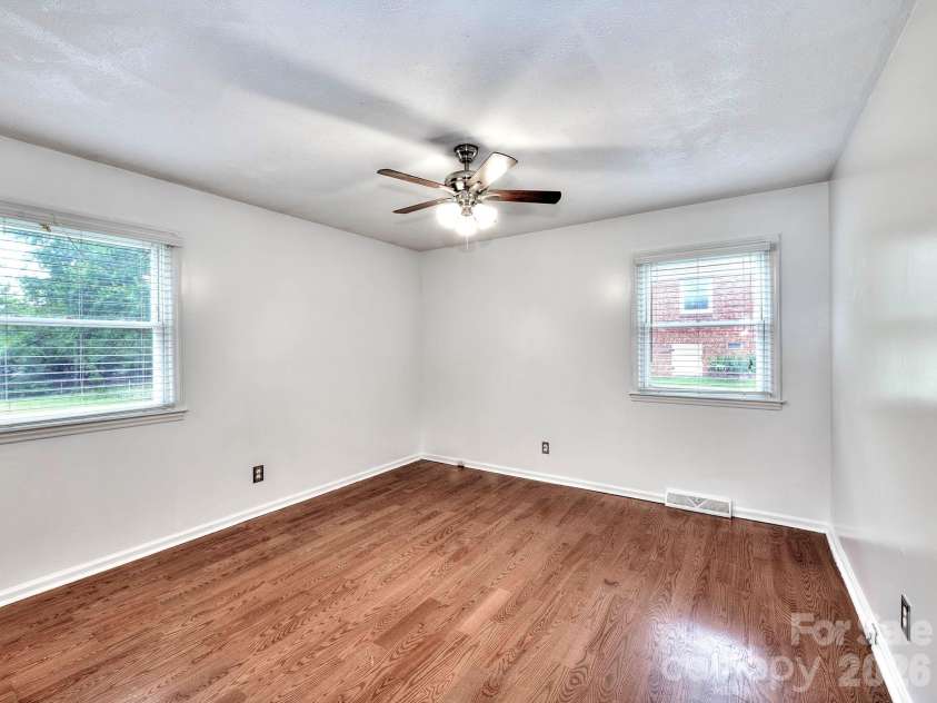 109 Oxford Street, Shelby, NC 28152.  MLS# CAR4386415, YatesRealty ID 26665. 