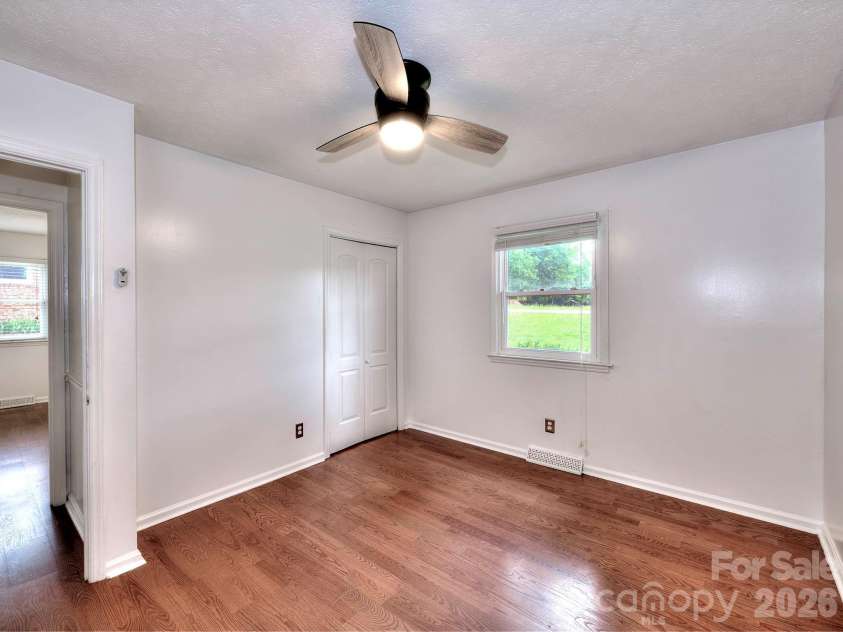 109 Oxford Street, Shelby, NC 28152.  MLS# CAR4386415, YatesRealty ID 26665. 