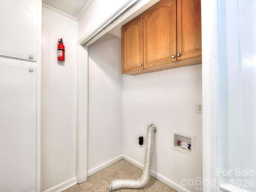 109 Oxford Street, Shelby, NC 28152.  MLS# CAR4386415, YatesRealty ID 26665. 