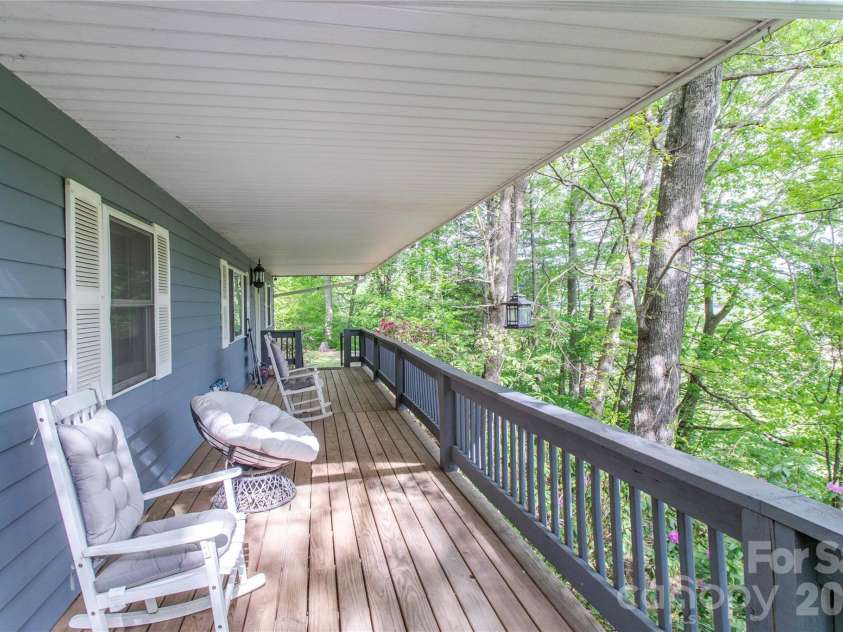 115 Knoll Ridge Lane, Waynesville, NC 28785.  MLS# CAR4376949, YatesRealty ID 26666. 