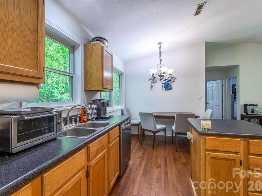 115 Knoll Ridge Lane, Waynesville, NC 28785.  MLS# CAR4376949, YatesRealty ID 26666. 
