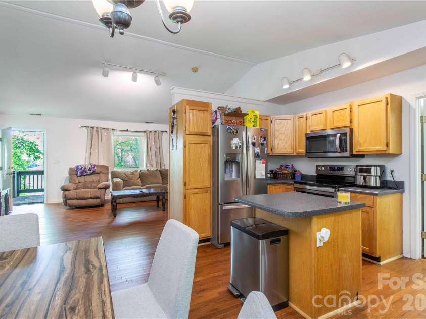 115 Knoll Ridge Lane, Waynesville, NC 28785.  MLS# CAR4376949, YatesRealty ID 26666. 