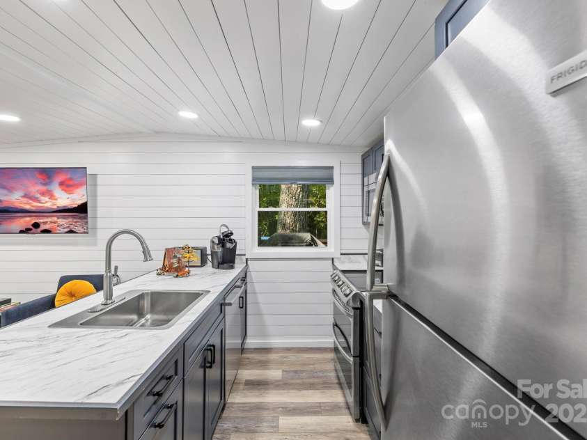 40 Squirrel Lane, Sapphire, NC 28774.  MLS# CAR4272442, YatesRealty ID 26666. Plenty of Space