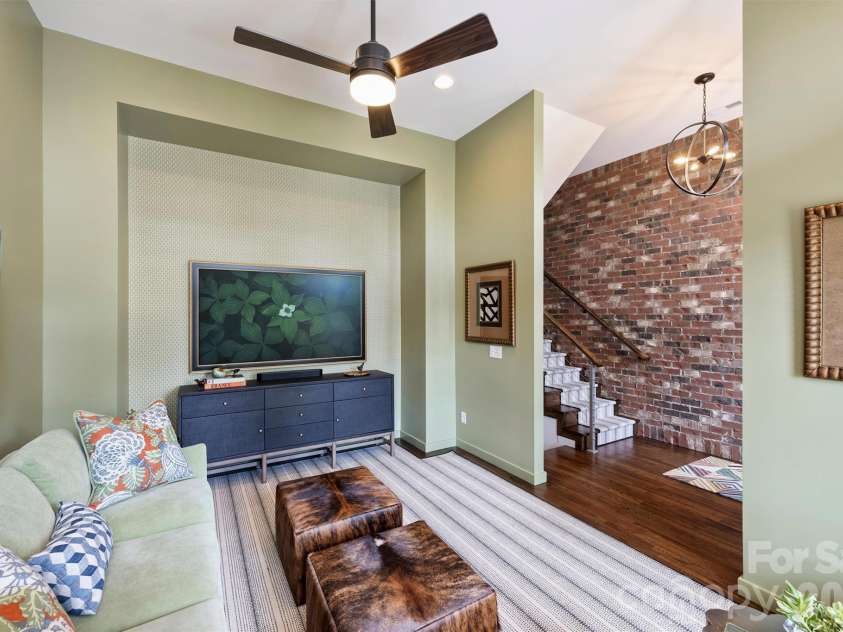 2829 Brevard Street, Charlotte, NC 28205.  MLS# CAR4364948, YatesRealty ID 26667. 