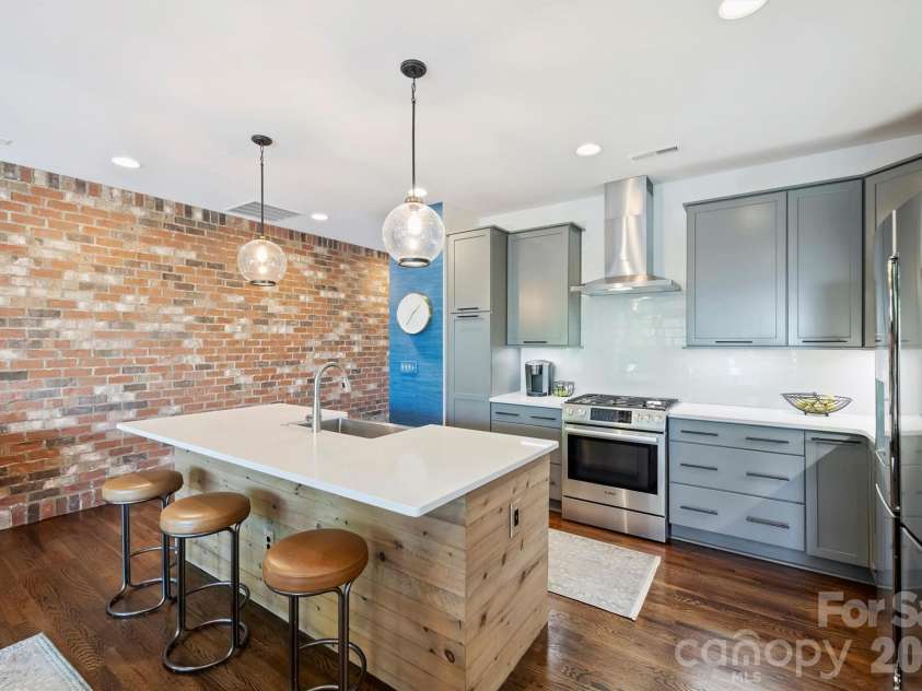 2829 Brevard Street, Charlotte, NC 28205.  MLS# CAR4364948, YatesRealty ID 26667. 