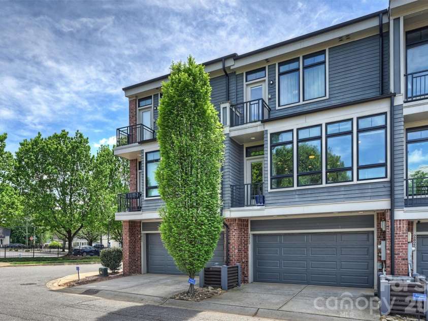 2829 Brevard Street, Charlotte, NC 28205.  MLS# CAR4364948, YatesRealty ID 26667. 