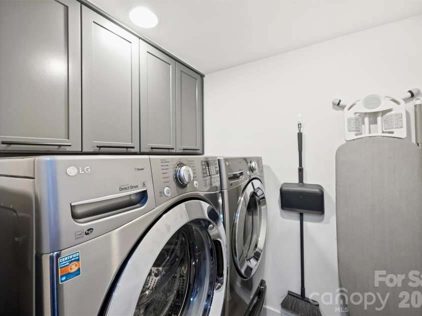 2829 Brevard Street, Charlotte, NC 28205.  MLS# CAR4364948, YatesRealty ID 26667. Laundry room on main level
