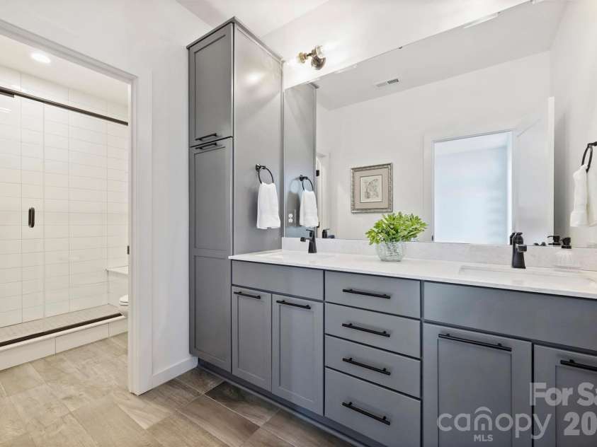 2829 Brevard Street, Charlotte, NC 28205.  MLS# CAR4364948, YatesRealty ID 26667. Primary bath 1