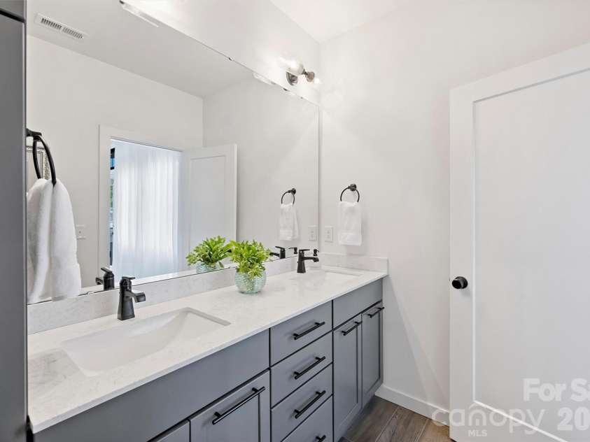 2829 Brevard Street, Charlotte, NC 28205.  MLS# CAR4364948, YatesRealty ID 26667. Primary bath 1